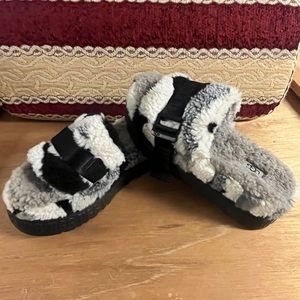 UGG Fluffita Sheepskin Slippers Cali Collage—Hard to find  NWOB